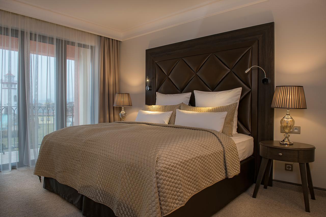Villa Plaza Boutique Hotel & Spa 普雷绍夫 外观 照片