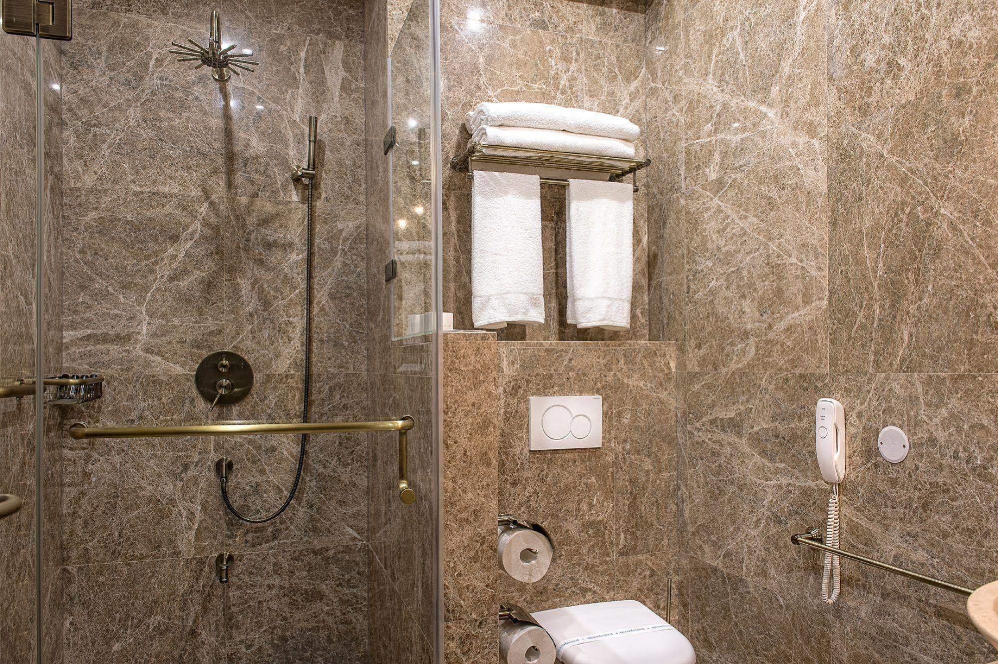 Villa Plaza Boutique Hotel & Spa 普雷绍夫 外观 照片