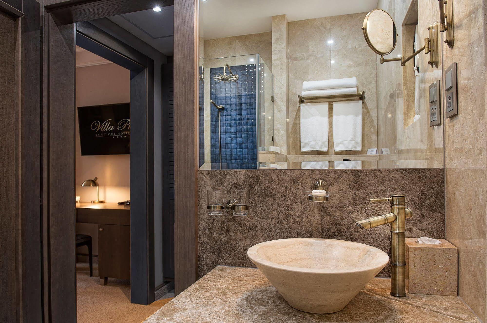 Villa Plaza Boutique Hotel & Spa 普雷绍夫 外观 照片