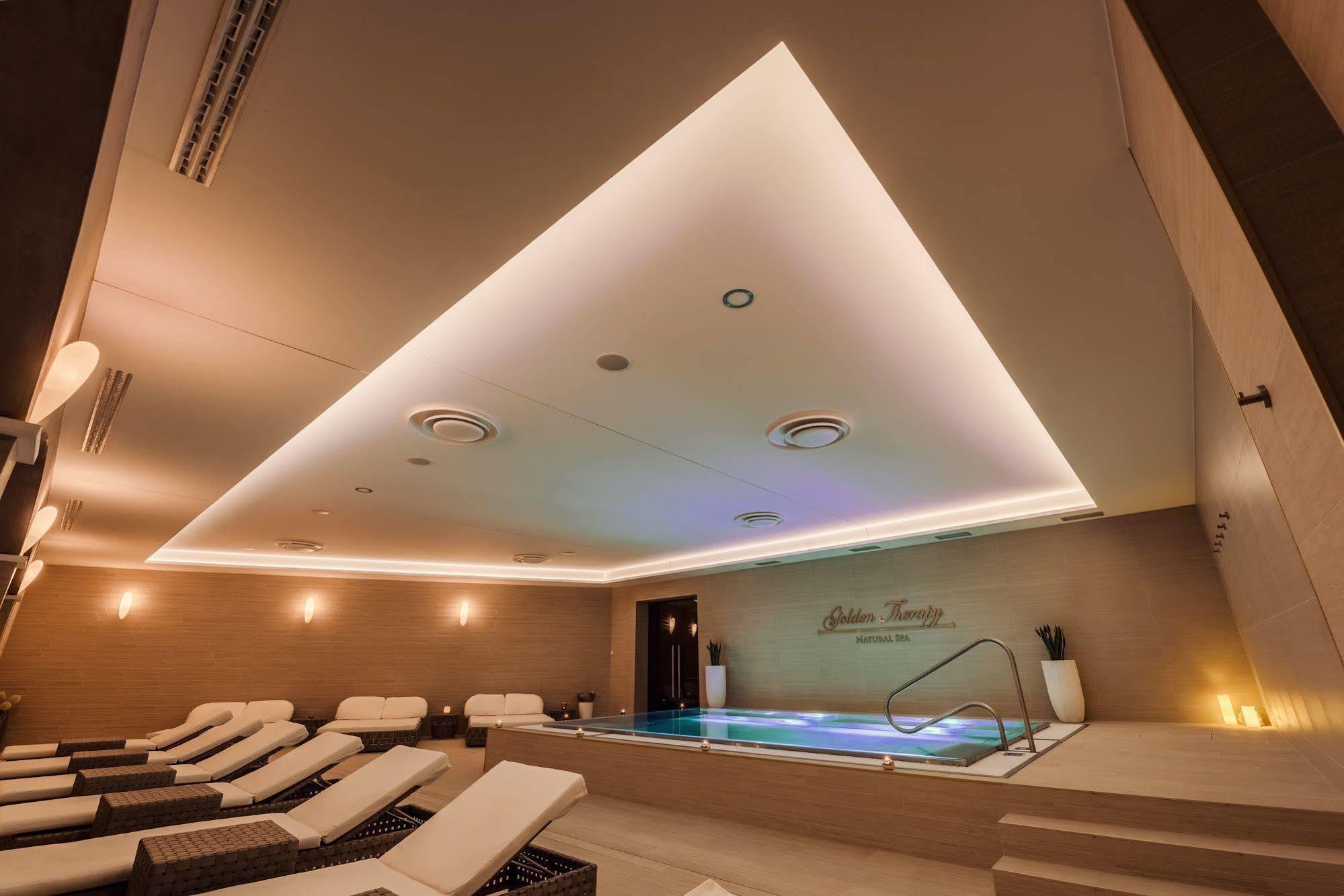 Villa Plaza Boutique Hotel & Spa 普雷绍夫 外观 照片